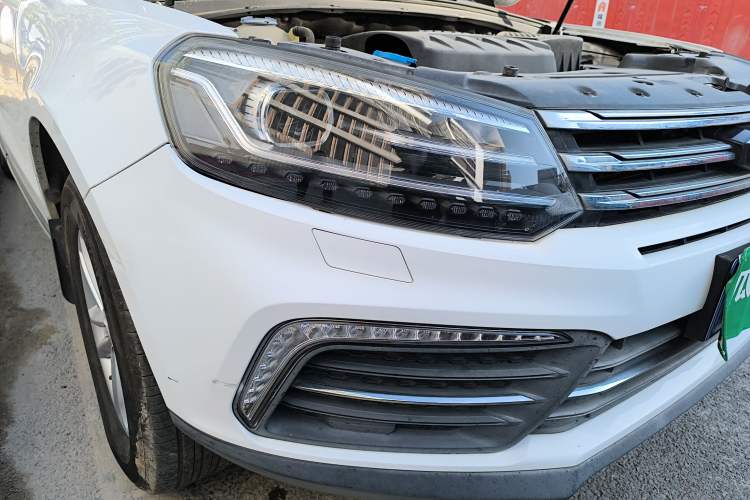 Used Zotye T600 Coupe 2017 1.5T Automatic Luxury Model Right Front Headlight