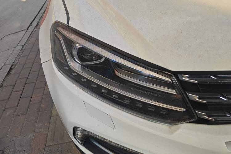 Used Zotye T600 Coupe 2017 1.5T Manual Luxury Model Right Front Headlight
