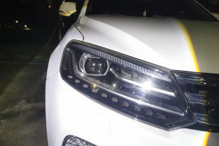 Used Zotye T600 Coupe 2017 1.5T Automatic Luxury Model Right Front Headlight