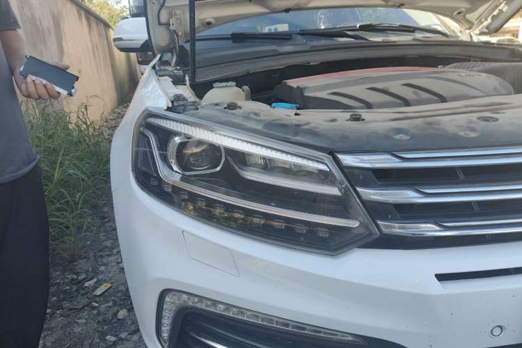 Used Zotye T600 Coupe 2017 1.5T Automatic Luxury Model Right Front Headlight
