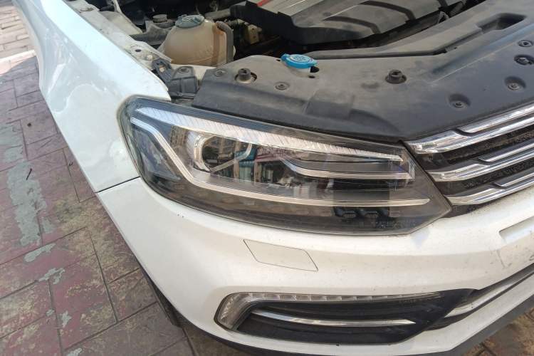Used Zotye T600 Coupe 2017 1.5T Automatic Luxury Model Right Front Headlight