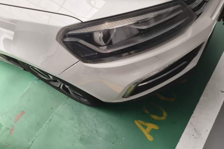 Used Zotye T600 Coupe 2017 1.5T Automatic Luxury Model Right Front Headlight