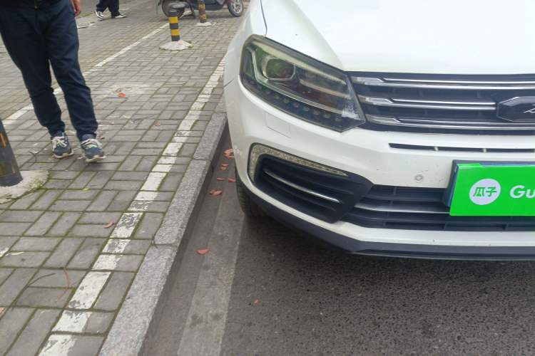 Used Zotye T600 Coupe 2017 1.5T Automatic Luxury Model Right Front Headlight