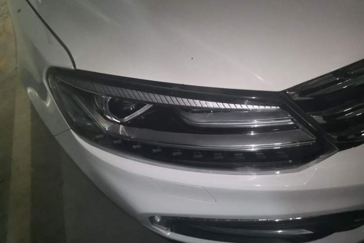 Used Zotye T600 Coupe 2017 1.5T Automatic Luxury Model Right Front Headlight
