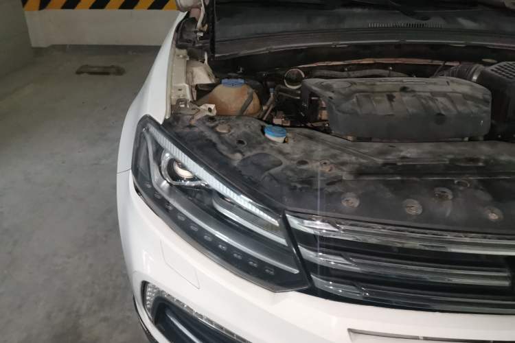 Used Zotye T600 Coupe 2017 1.5T Automatic Luxury Model Right Front Headlight