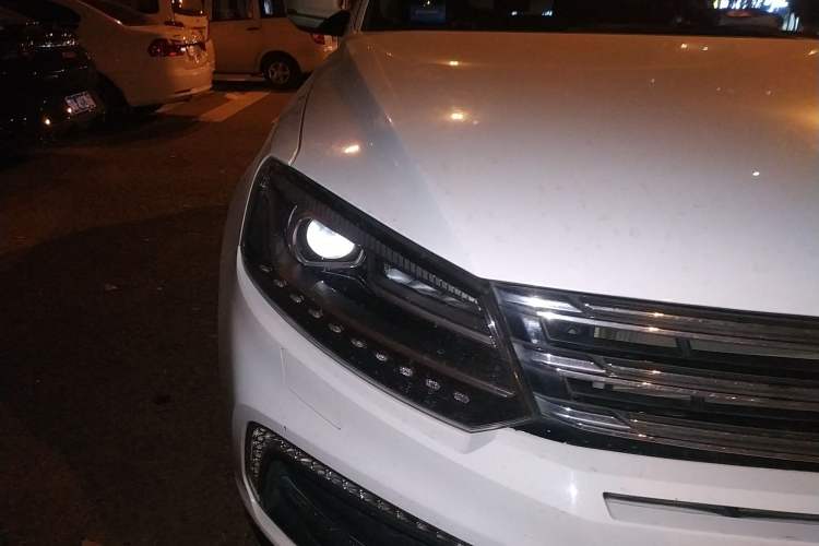 Used Zotye T600 Coupe 2017 1.5T Automatic Luxury Model Right Front Headlight