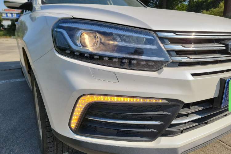 Used Zotye T600 Coupe 2017 1.5T Manual Luxury Model Right Front Headlight