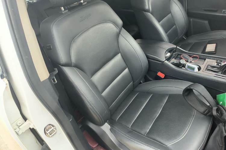 Used Zotye T600 Coupe 2017 1.8T Automatic Prestige Model Right Front Seat