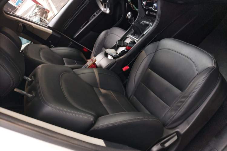 Used Zotye T600 Coupe 2017 1.5T Manual Luxury Model Right Front Seat