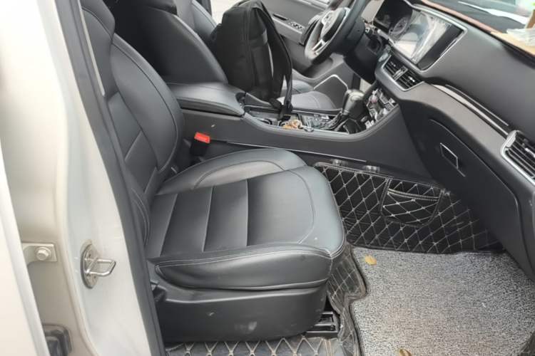 Used Zotye T600 Coupe 2017 1.5T Automatic Luxury Model Right Front Seat