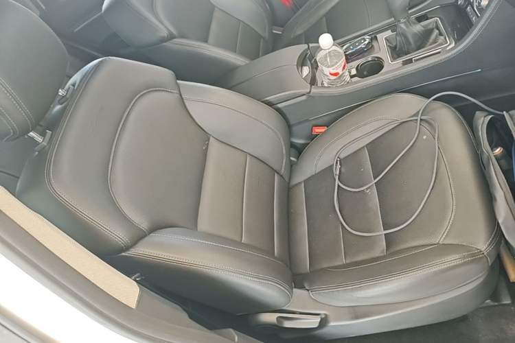 Used Zotye T600 Coupe 2017 1.5T Manual Luxury Model Right Front Seat