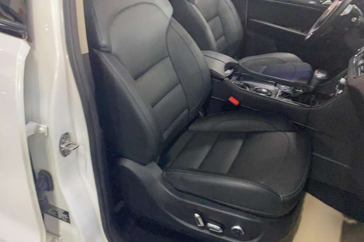Used Zotye T600 Coupe 2017 1.5T Automatic Luxury Model Right Front Seat