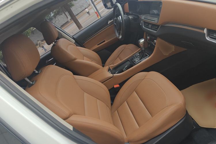 Used Zotye T600 Coupe 2017 1.5T Automatic Luxury Model Right Front Seat