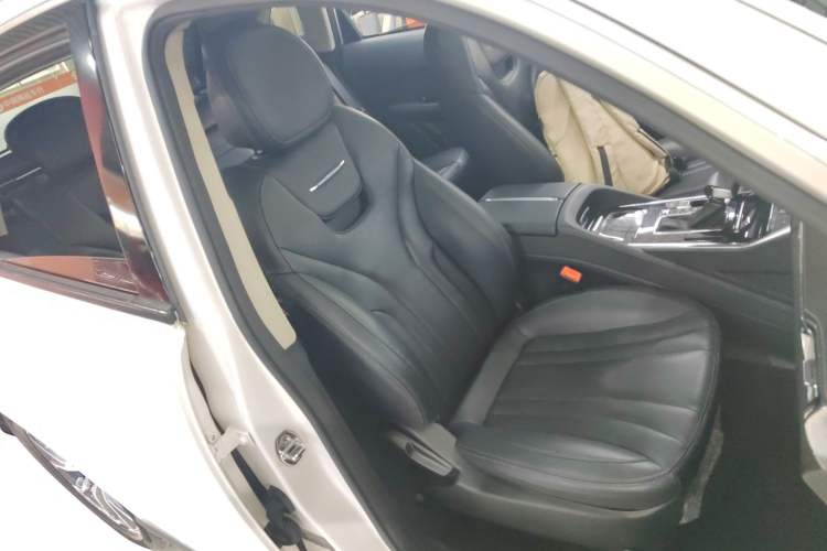 Used Zotye T600 Coupe 2017 1.5T Automatic Luxury Model Right Front Seat