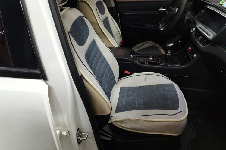 Used Zotye T600 Coupe 2017 1.5T Manual Luxury Model Right Front Seat