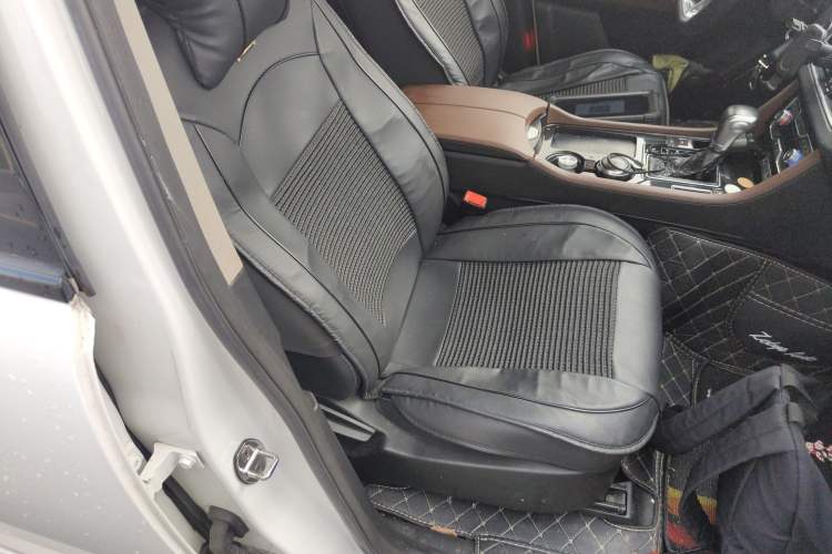 Used Zotye T600 Coupe 2017 1.5T Automatic Luxury Model Right Front Seat