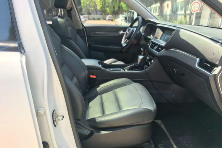Used Zotye T600 Coupe 2017 1.5T Automatic Luxury Model Right Front Seat