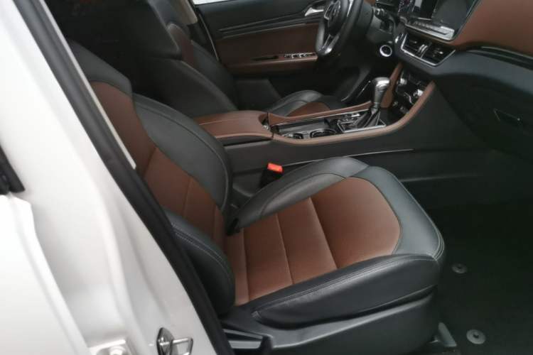 Used Zotye T600 Coupe 2017 1.5T Automatic Luxury Model Right Front Seat