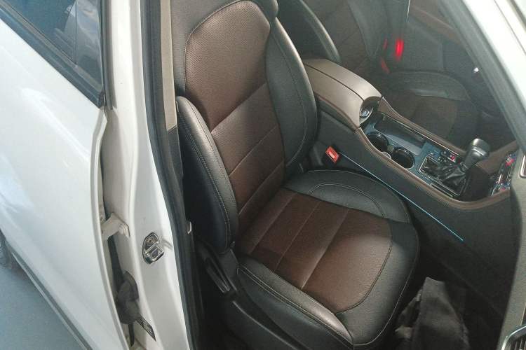 Used Zotye T600 Coupe 2017 1.5T Automatic Luxury Model Right Front Seat