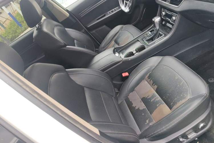 Used Zotye T600 Coupe 2017 1.5T Automatic Luxury Model Right Front Seat