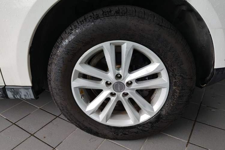 Used Zotye T600 Coupe 2017 1.5T Automatic Luxury Model Right Front Wheel Hub