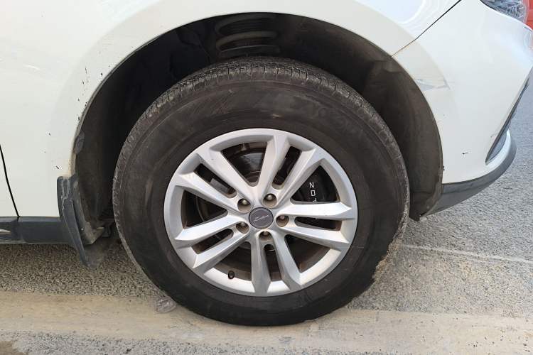 Used Zotye T600 Coupe 2017 1.5T Automatic Luxury Model Right Front Wheel Hub