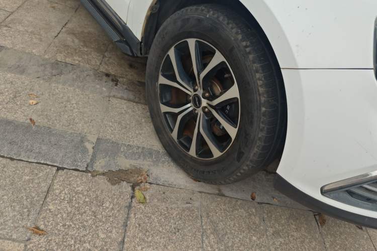 Used Zotye T600 Coupe 2017 1.8T Automatic Luxury Model Right Front Wheel Hub