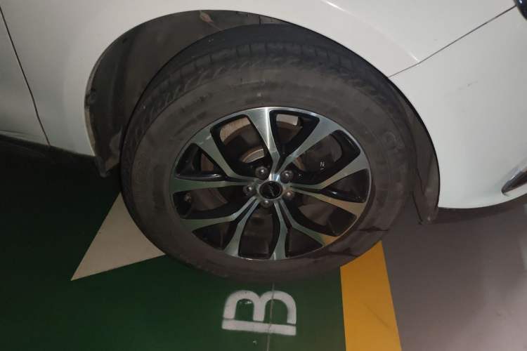 Used Zotye T600 Coupe 2017 1.5T Automatic Luxury Model Right Front Wheel Hub
