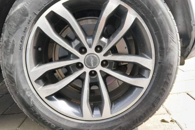 Used Zotye T600 Coupe 2017 1.8T Automatic Prestige Model Right Front Wheel Hub
