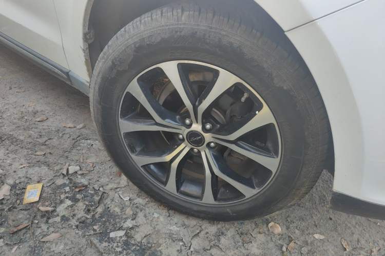 Used Zotye T600 Coupe 2017 1.5T Automatic Luxury Model Right Front Wheel Hub