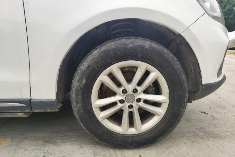 Used Zotye T600 Coupe 2017 1.5T Automatic Luxury Model Right Front Wheel Hub