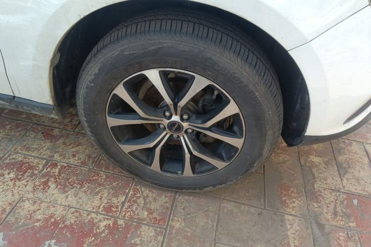 Used Zotye T600 Coupe 2017 1.5T Automatic Luxury Model Right Front Wheel Hub