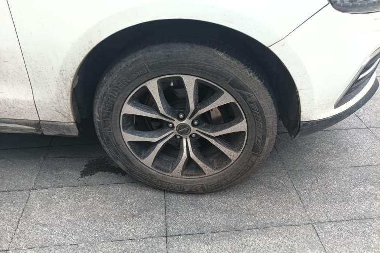Used Zotye T600 Coupe 2017 1.5T Automatic Luxury Model Right Front Wheel Hub