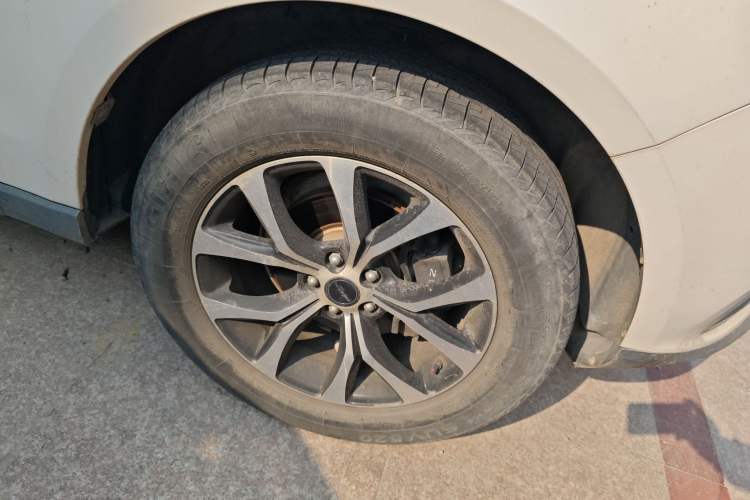 Used Zotye T600 Coupe 2017 1.5T Automatic Luxury Model Right Front Wheel Hub