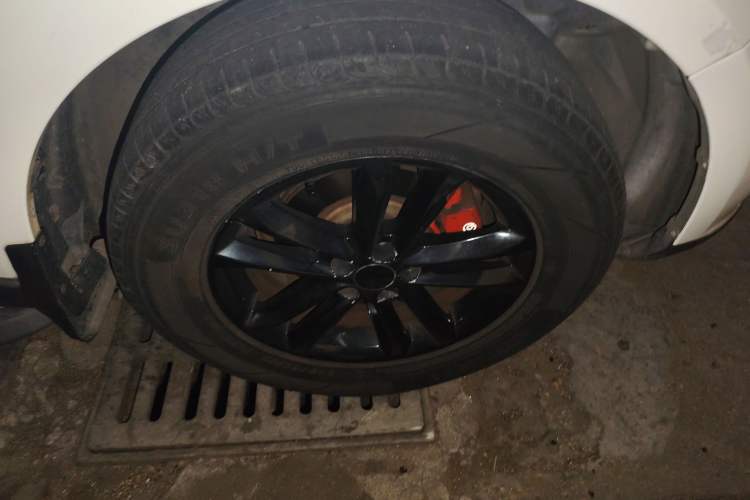 Used Zotye T600 Coupe 2017 1.5T Automatic Luxury Model Right Front Wheel Hub