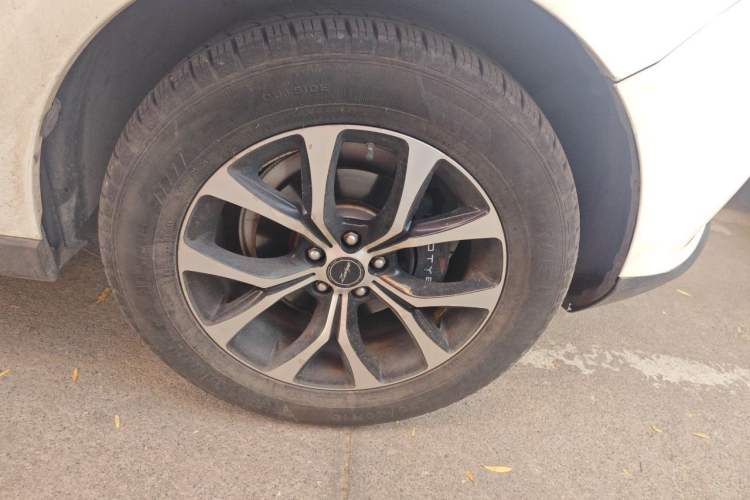 Used Zotye T600 Coupe 2017 1.5T Automatic Luxury Model Right Front Wheel Hub