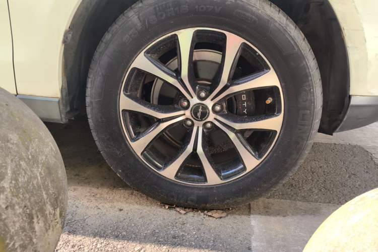 Used Zotye T600 Coupe 2017 1.5T Manual Luxury Model Right Front Wheel Hub