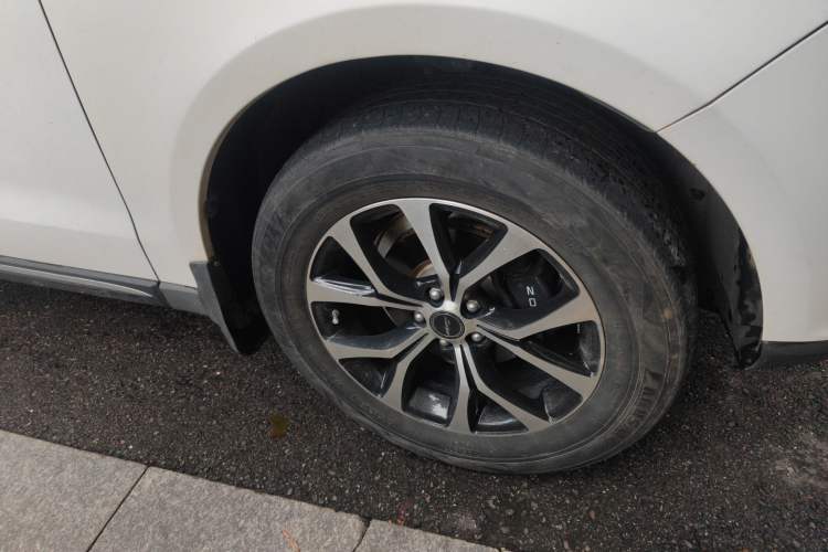 Used Zotye T600 Coupe 2017 1.5T Automatic Luxury Model Right Front Wheel Hub