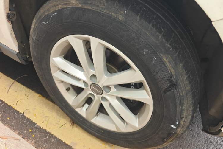 Used Zotye T600 Coupe 2017 1.5T Automatic Luxury Model Right Front Wheel Hub
