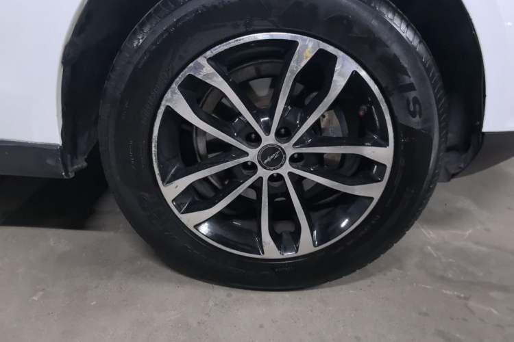 Used Zotye T600 Coupe 2017 1.8T Automatic Prestige Model Right Front Wheel Hub