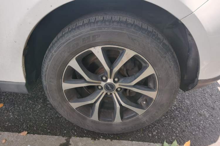 Used Zotye T600 Coupe 2017 1.5T Automatic Luxury Model Right Front Wheel Hub