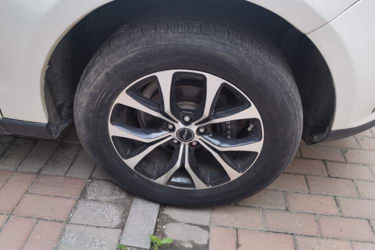 Used Zotye T600 Coupe 2017 1.5T Automatic Luxury Model Right Front Wheel Hub