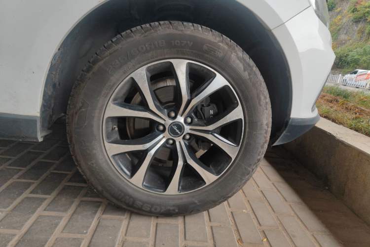Used Zotye T600 Coupe 2017 1.5T Automatic Luxury Model Right Front Wheel Hub