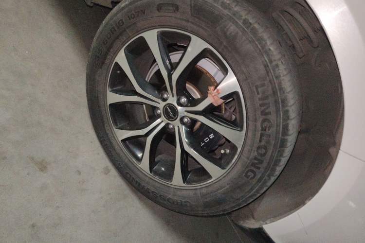 Used Zotye T600 Coupe 2017 1.5T Automatic Luxury Model Right Front Wheel Hub