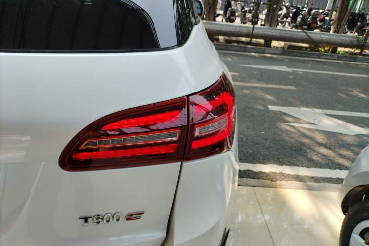 Used Zotye T600 Coupe 2017 1.5T Manual Luxury Model Right Rear Taillight