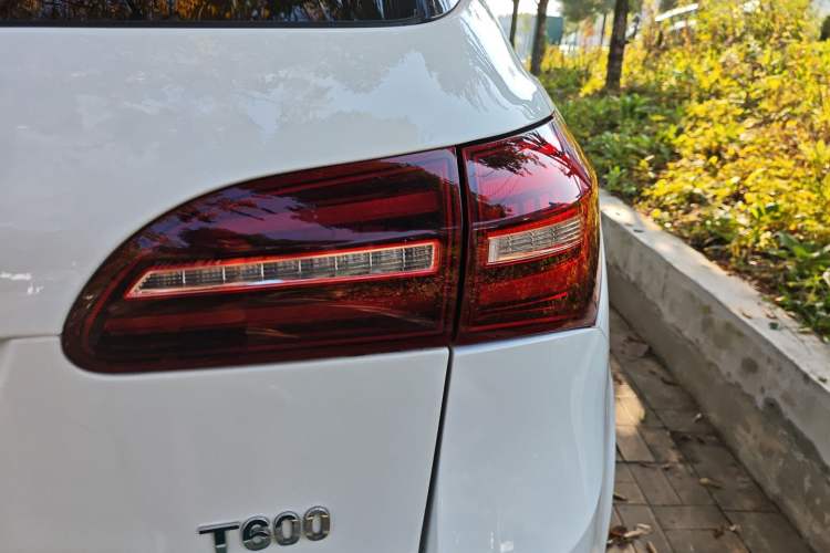 Used Zotye T600 Coupe 2017 1.5T Automatic Luxury Model Right Rear Taillight