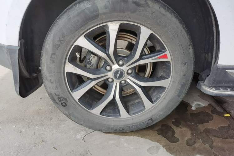 Used Zotye T600 Coupe 2017 1.5T Automatic Luxury Model Right Rear Wheel Hub