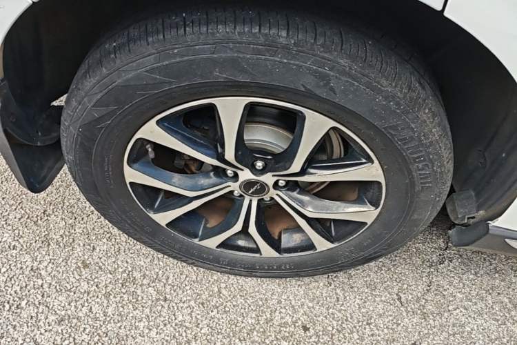 Used Zotye T600 Coupe 2017 1.5T Automatic Luxury Model Right Rear Wheel Hub