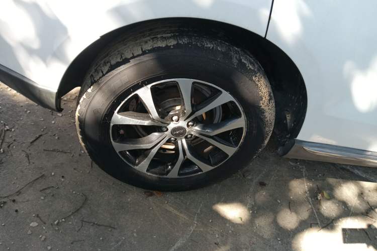 Used Zotye T600 Coupe 2017 1.5T Automatic Luxury Model Right Rear Wheel Hub