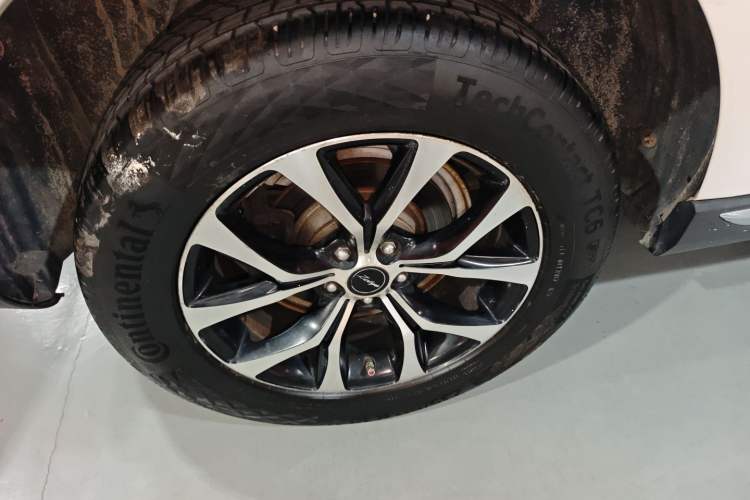Used Zotye T600 Coupe 2017 1.5T Automatic Luxury Model Right Rear Wheel Hub